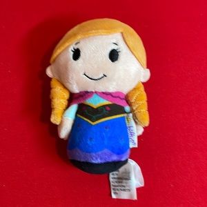 DISNEY’S FROZEN ‘ANNA’ HALLMARK ITTY BITTYS